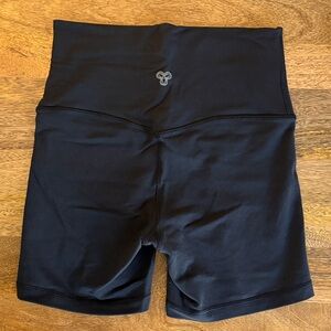 Aritzia TNAction High-Waist Black Women's Active Shorts